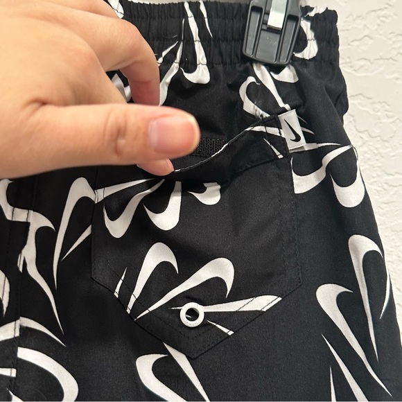 Nike Kid's Swim Volley Total Logo Swim Trunks Size M NWT - Picture 3 of 5